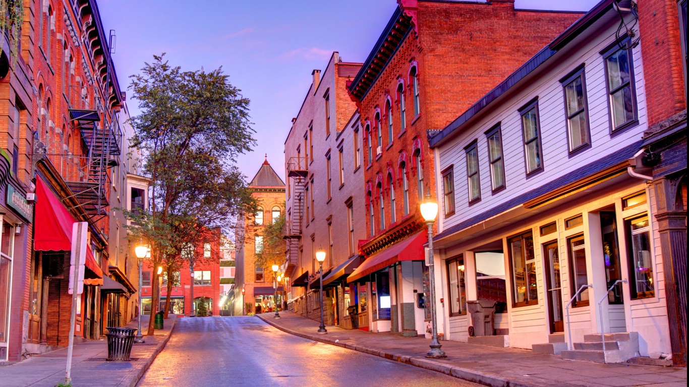 26. Saratoga Springs, NY