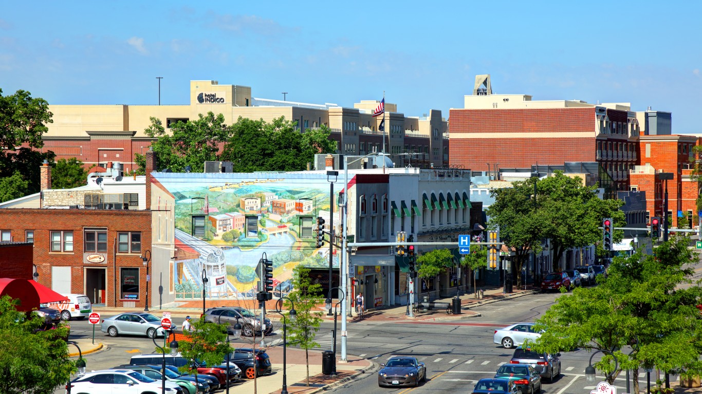18. Naperville, IL
