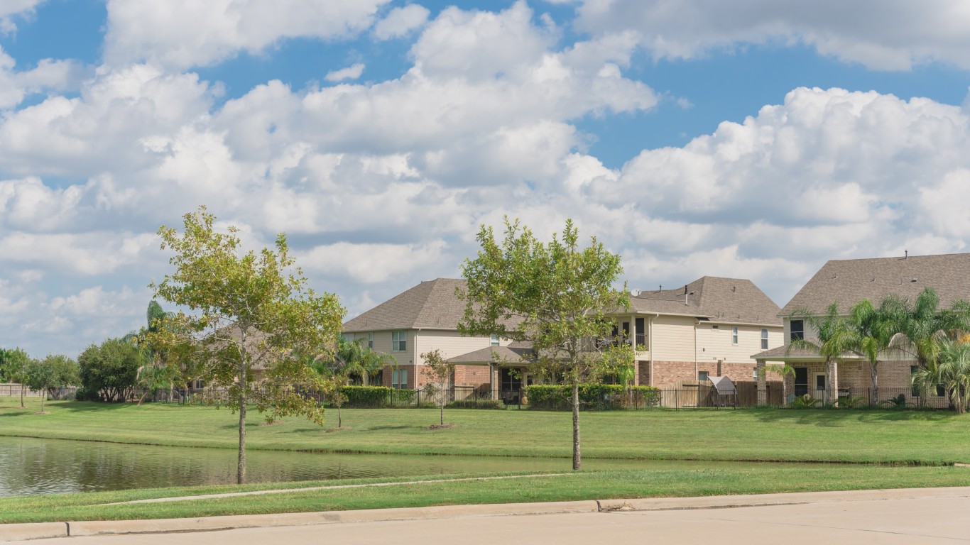 15. Pearland, TX