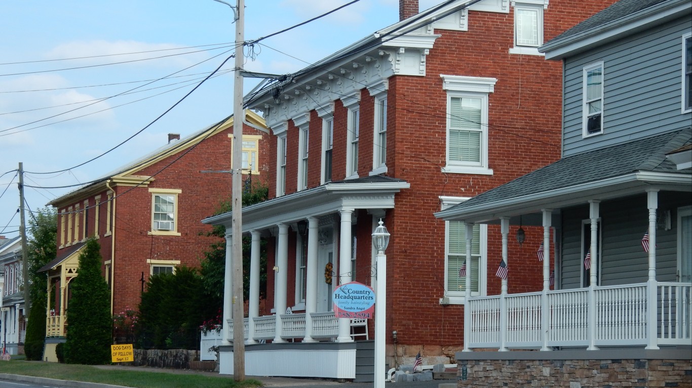 32. Willow Street, PA